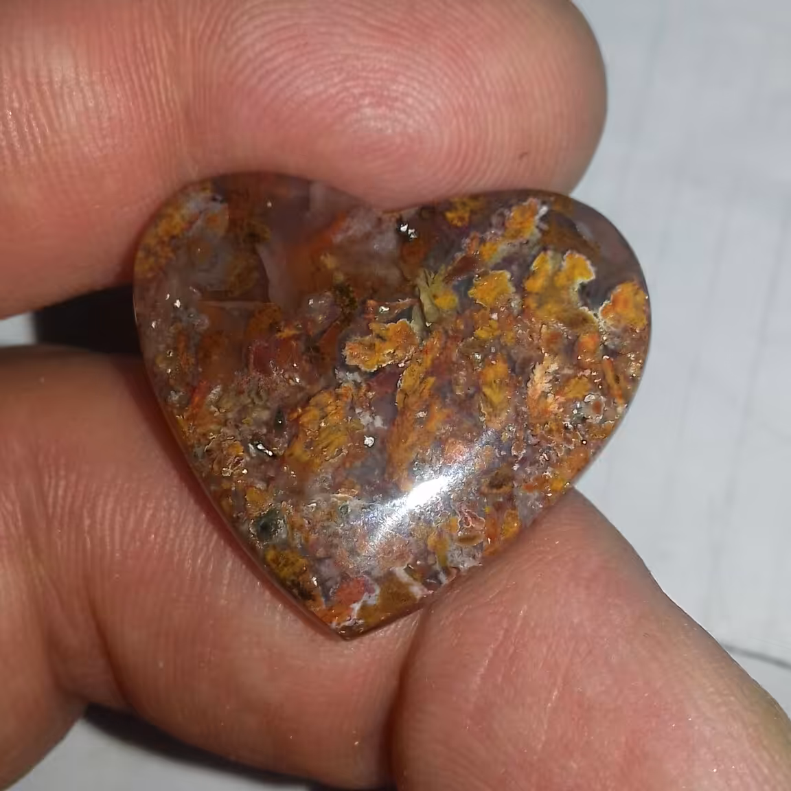 نگین شجر گل اناری کاملا طبیعی و معدنی تراش و پولیش دست