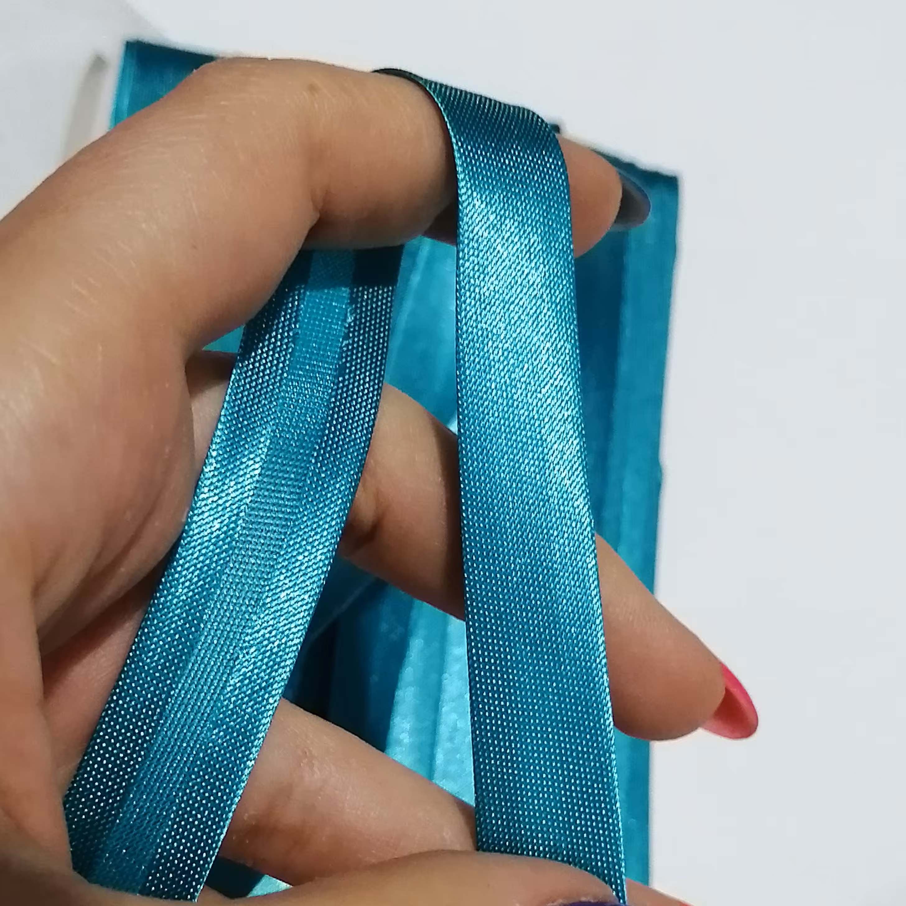 نوار  اریب فیروزه ای عرض یک و نیم یک متر 