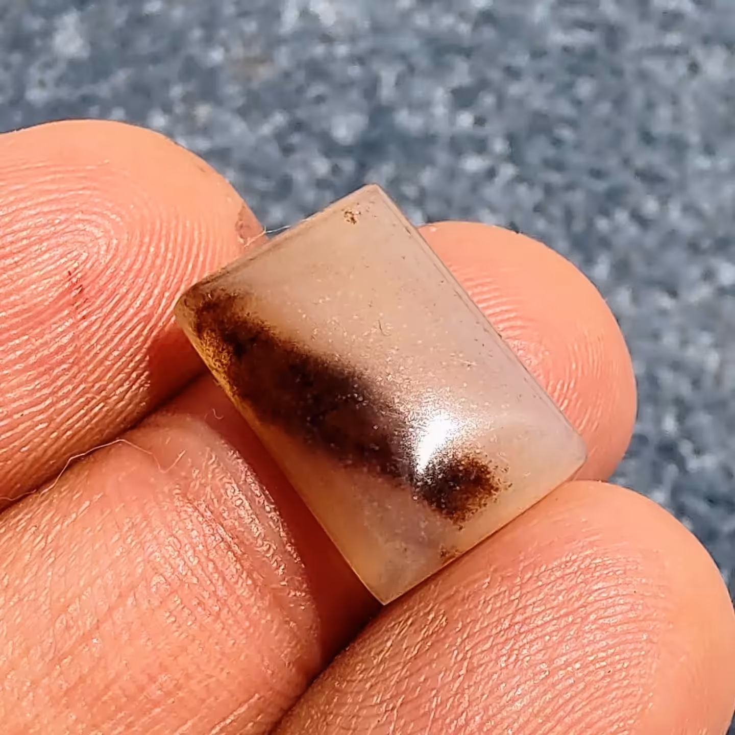 عقیق عسلی شنی