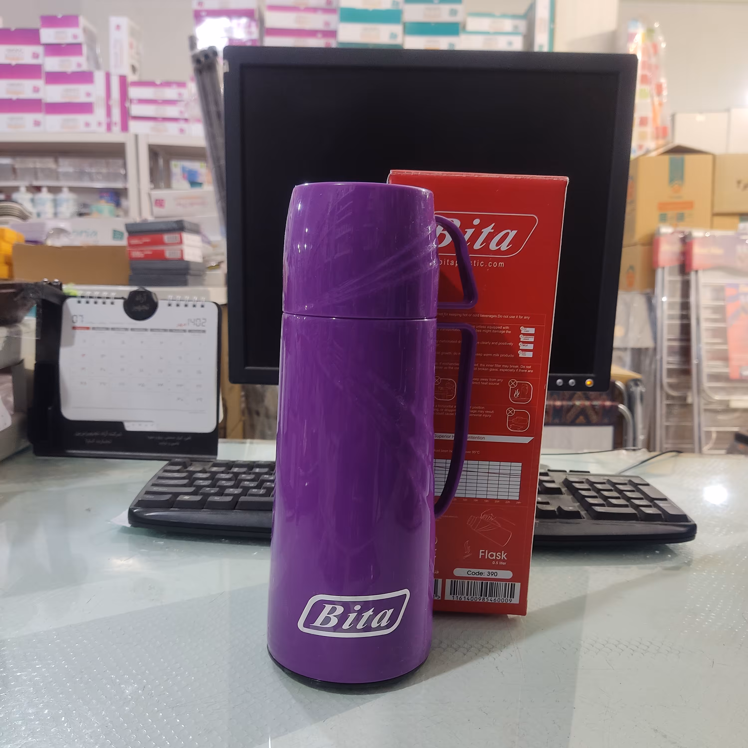 فلاسک نیم لیتری پلاستیک شیشه ای بیتا ساخت ایران کد 012D