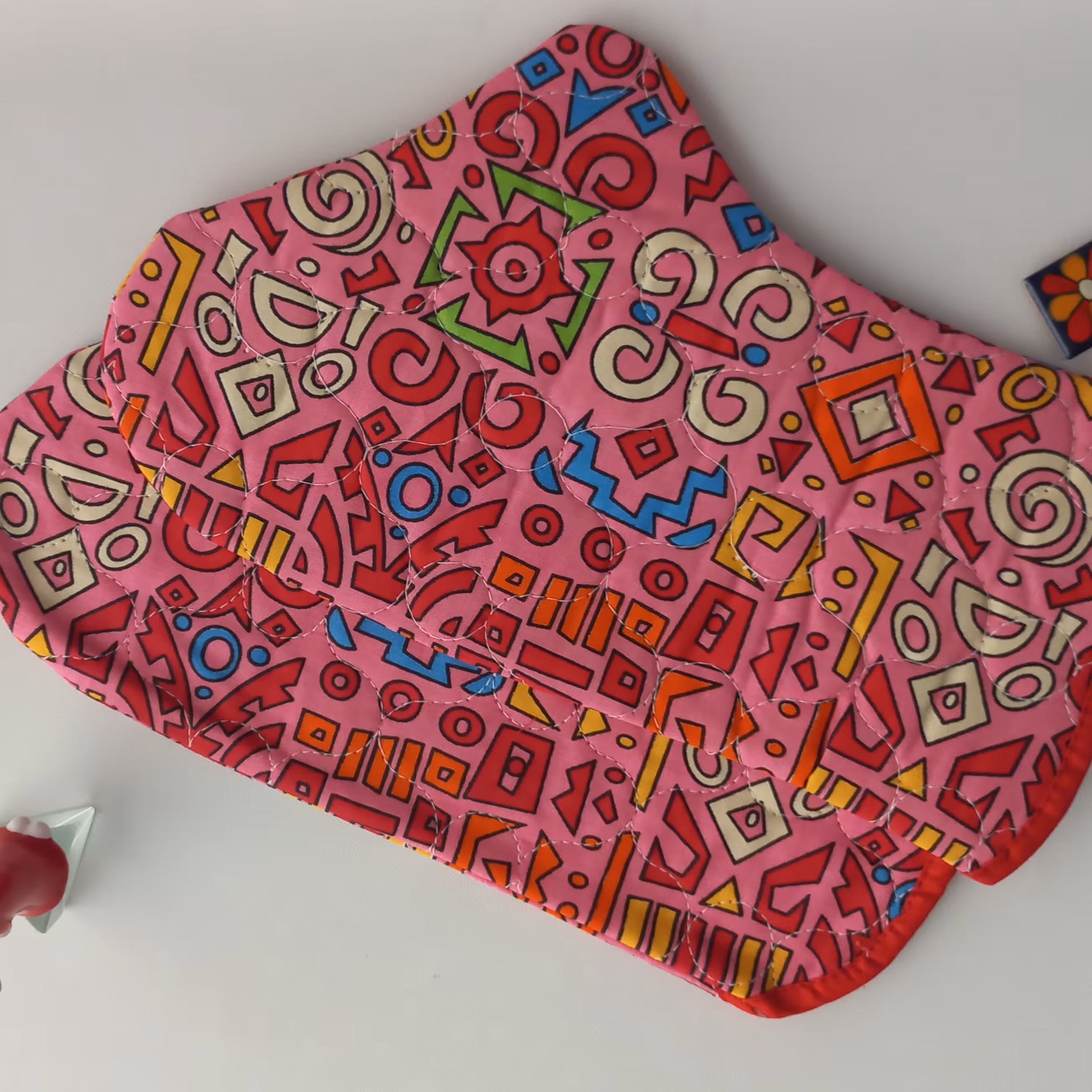 دستکش فر مطلسه دوزی نسوز پارچه زنبوری صددرصد پنبه ای رنگ صورتی