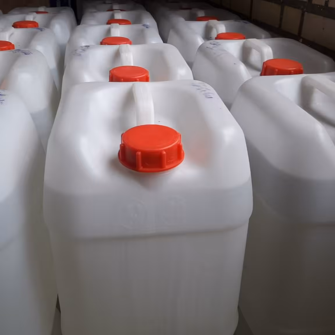 عرق کاسنی ( قبل از سفارش اطلاع دهید تا هزینه پست برداشته شده و ارسال از طریق باربری همراه با پس کرایه صورت گیرد)