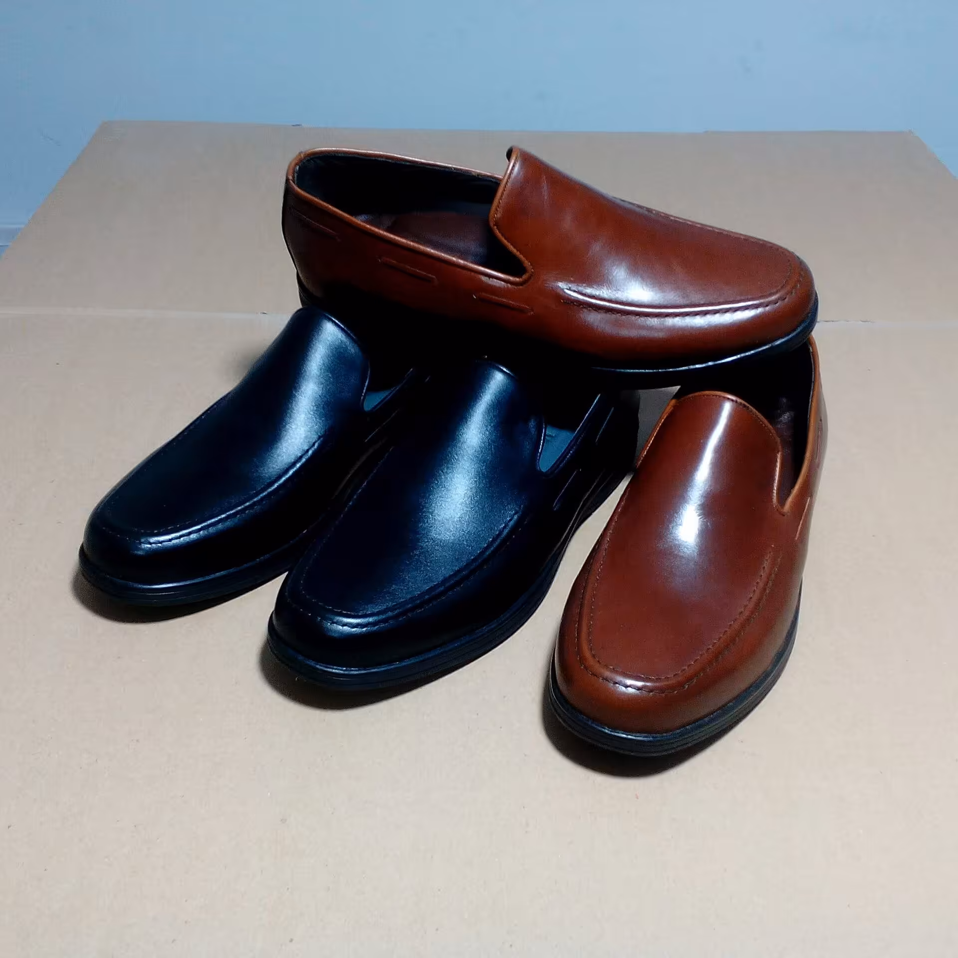 کفش طبی کد426 بازیره ماساژور 42کپسول زیر کف پا