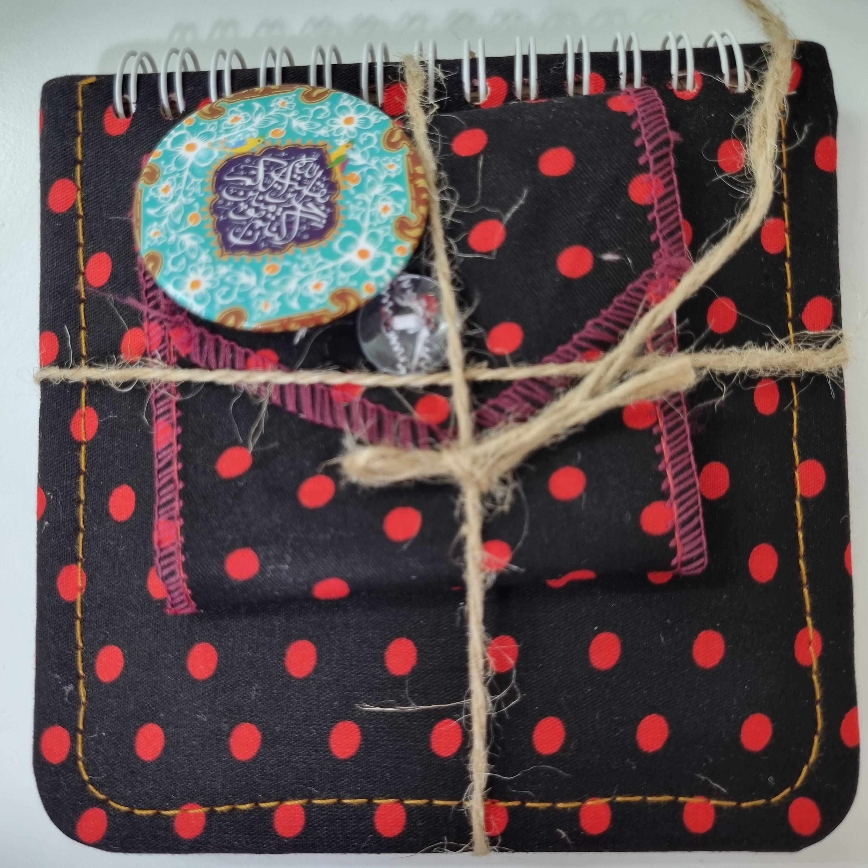 ست دفترچه فانتزی و جانماز  و پیکسل سیمی با کاغذ کاهی