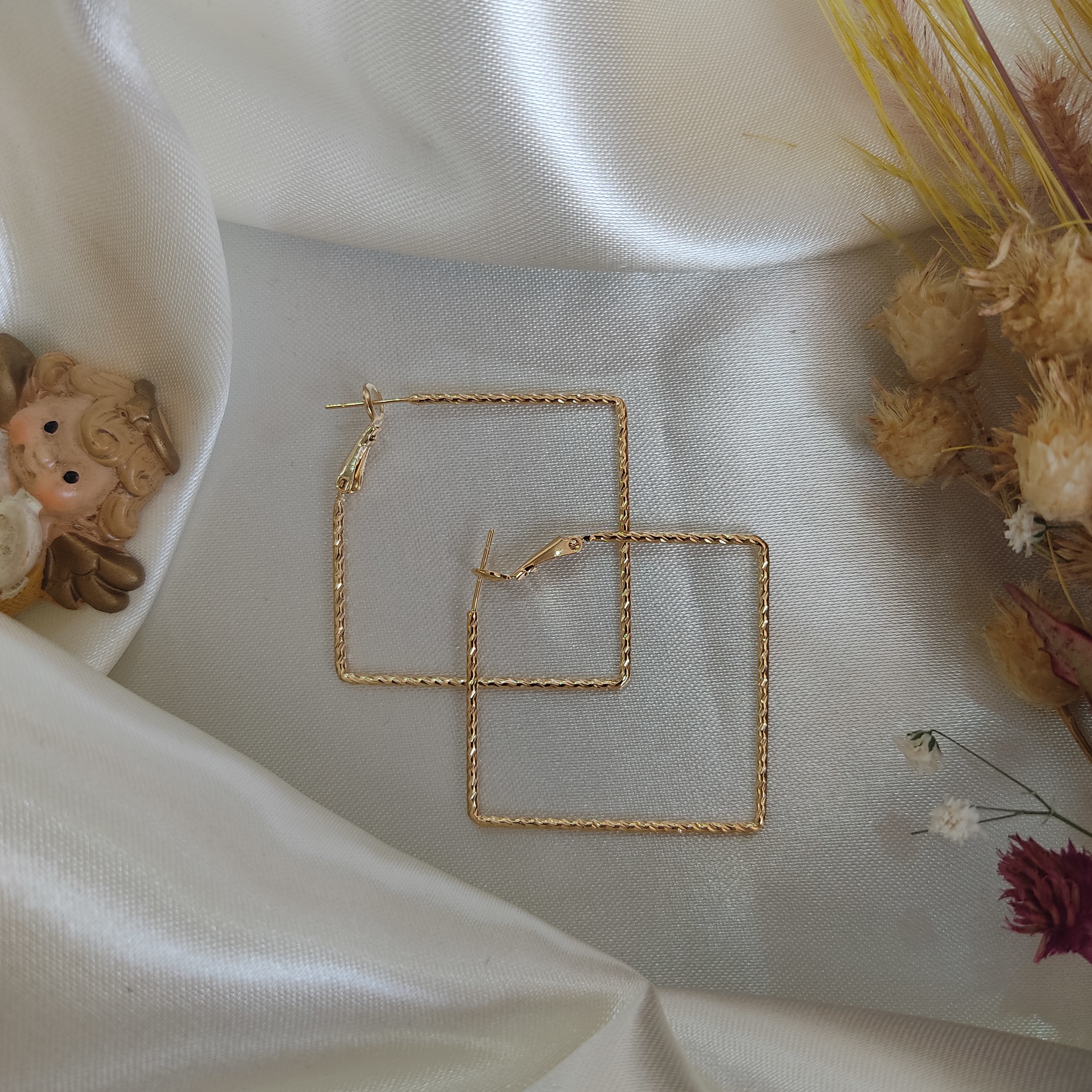 گوشواره طلایی مربع