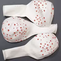 پک بادکنک سفید قلب دار 15 تایی