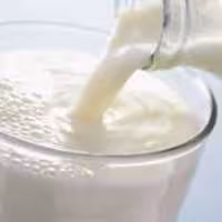 نوشیدنی کفیر  خانگی و اماده مصرف یک لیتری بدون هر گونه طعم یا مواد افزونی و نگهدارنده 