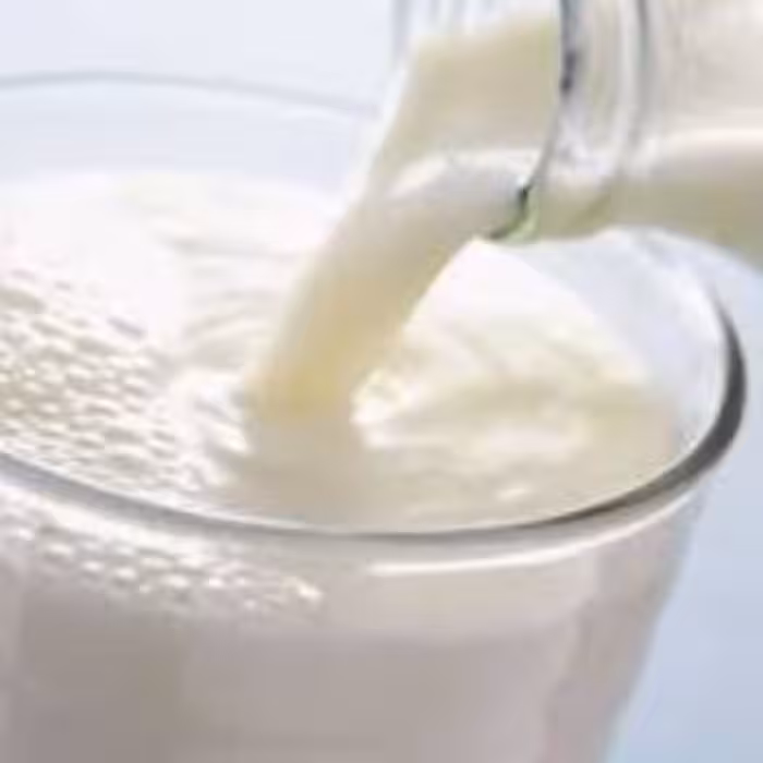 نوشیدنی کفیر  خانگی و اماده مصرف یک لیتری بدون هر گونه طعم یا مواد افزونی و نگهدارنده 