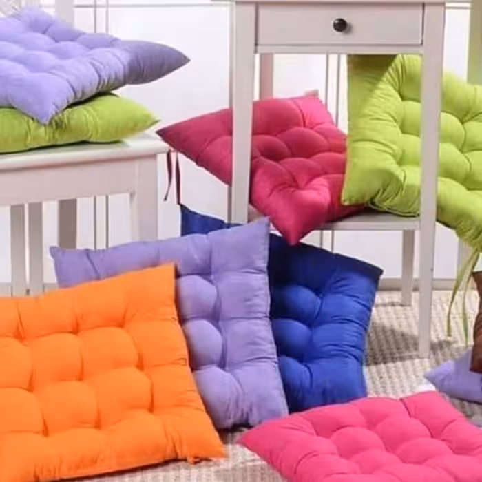 پدصندلی در رنگهای زیبا.ابعاد 40 در 40 س.فقط مشکی موجوده