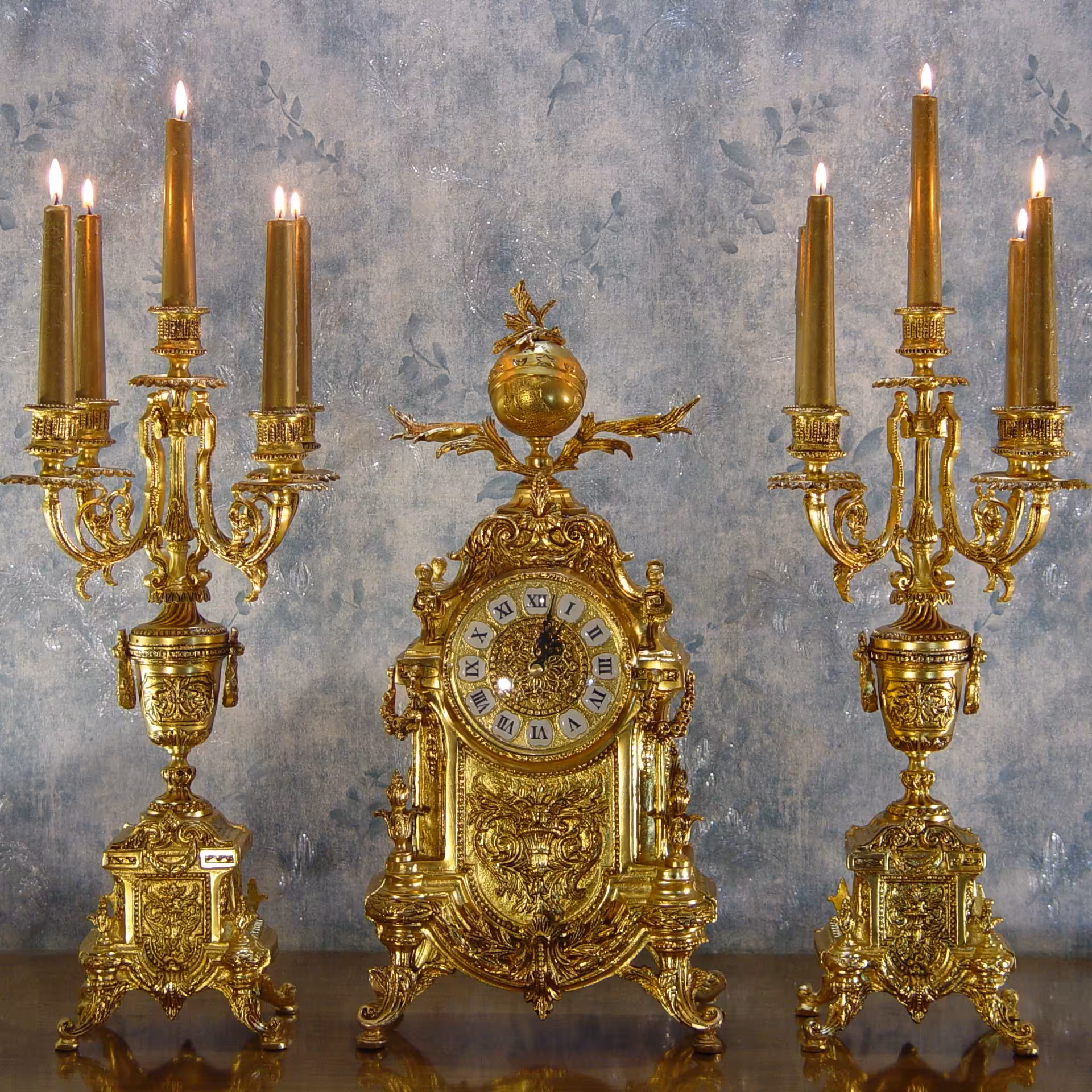 ساعت و شمعدان برنزی طلایی مدل فرانسه(مستقیم از تولیدکننده)