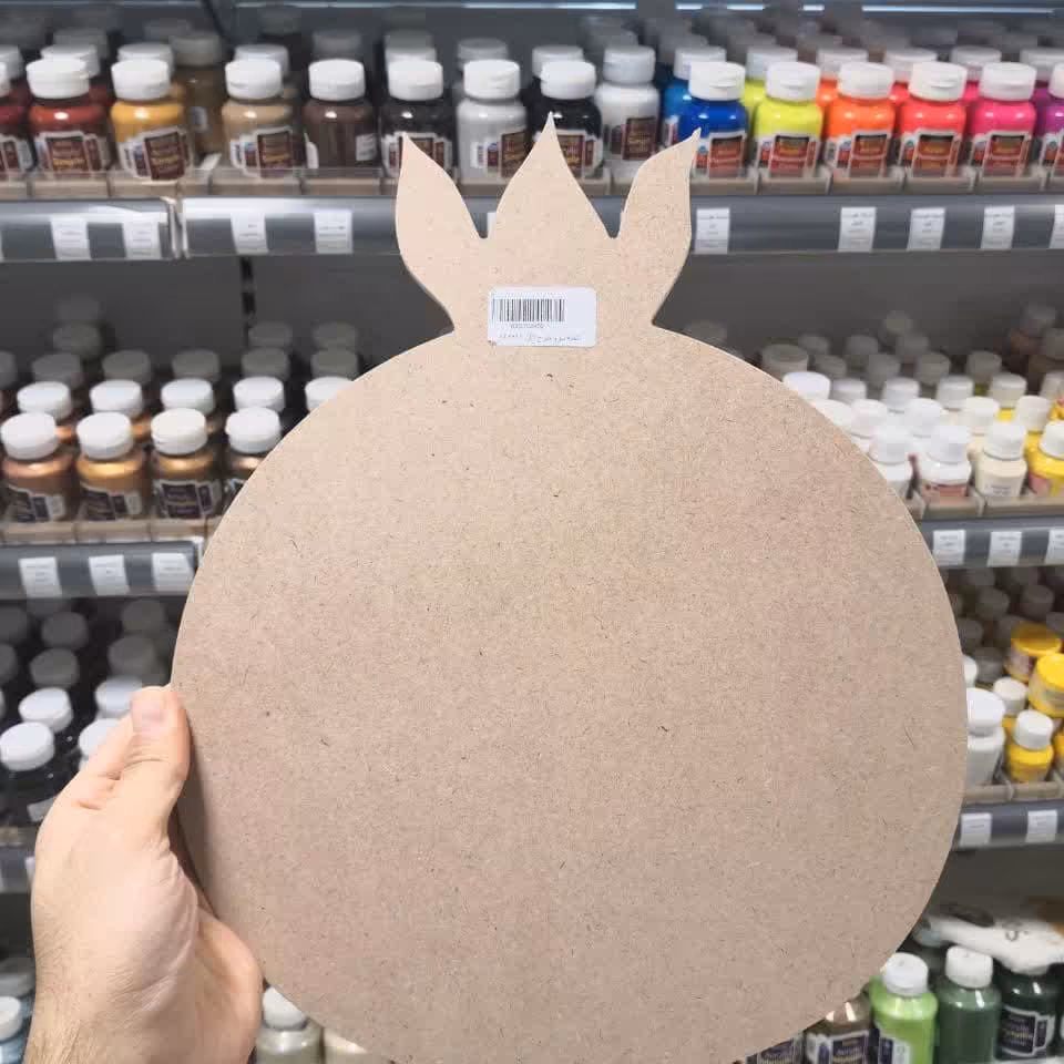 تخته سرو طرح انار  و 2 عدد زیر لیوانی 