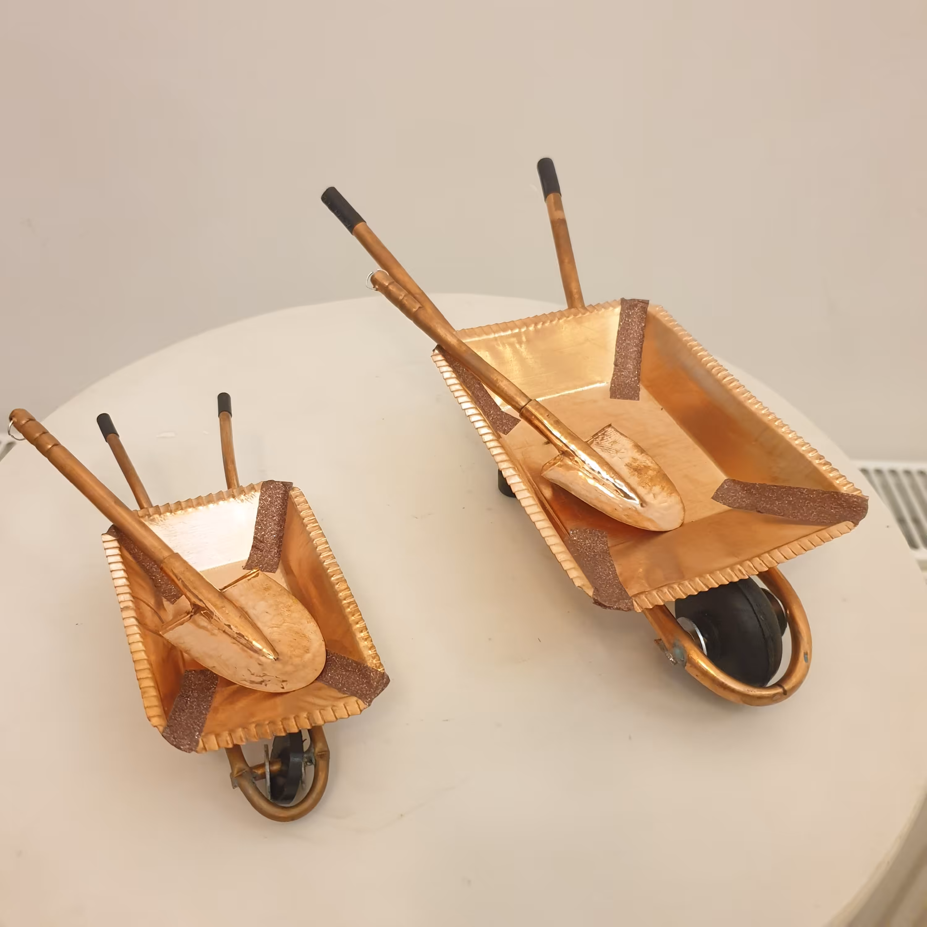 بیل و فرغون مسی دکوری دستساز کوچک