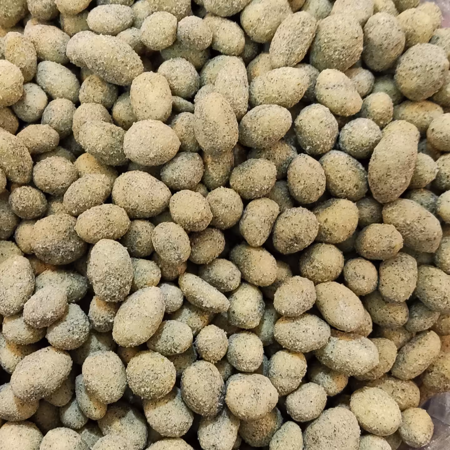 بادام زمینی روکش دار  باطعم پیاز جعفری(نیم کیلو)