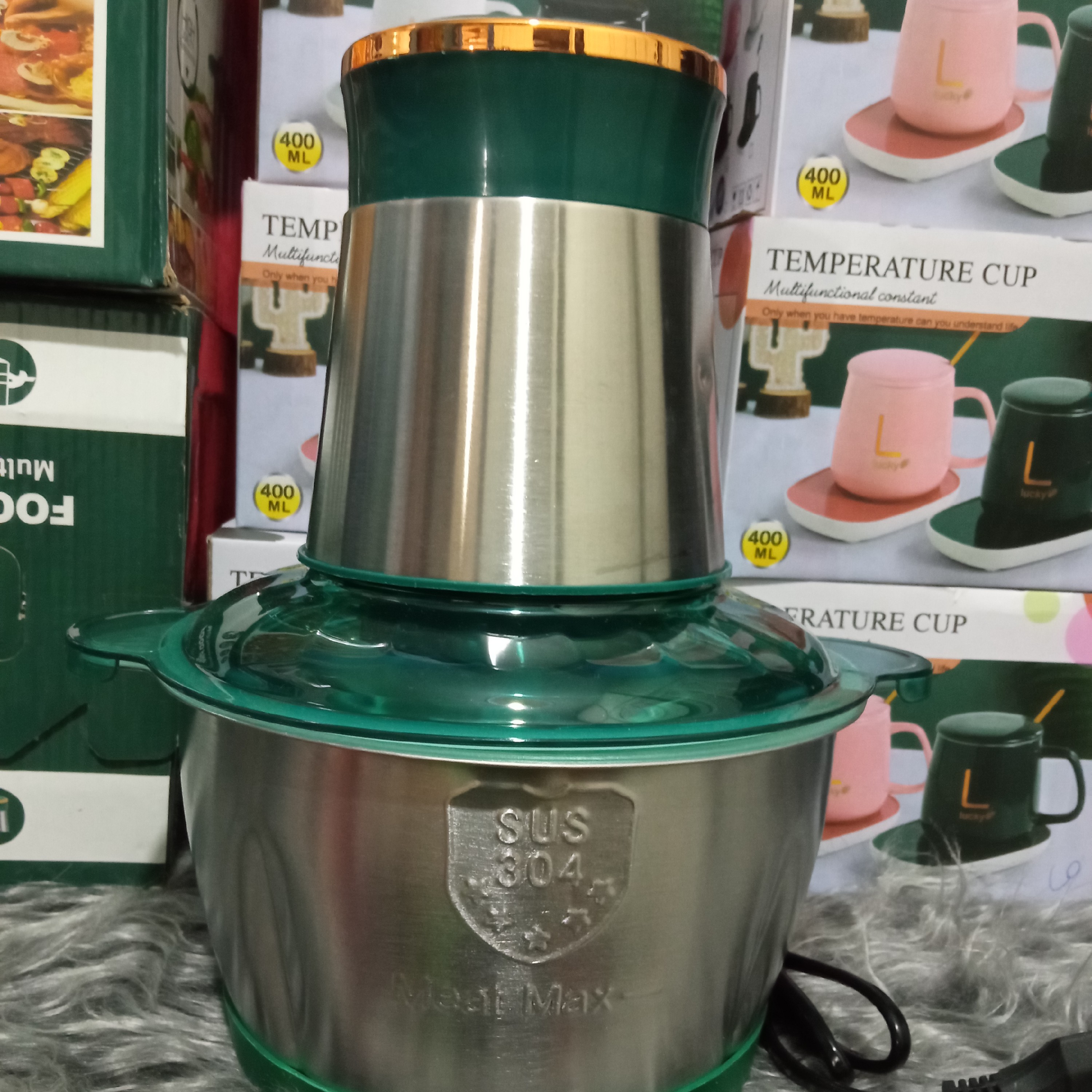 خردکن کوکینگ 2 لیتر با توان 300وات دارای 4 تیغ از جنس فولاد استیل ضد زنگ و بدنه استیل ضد زنگ