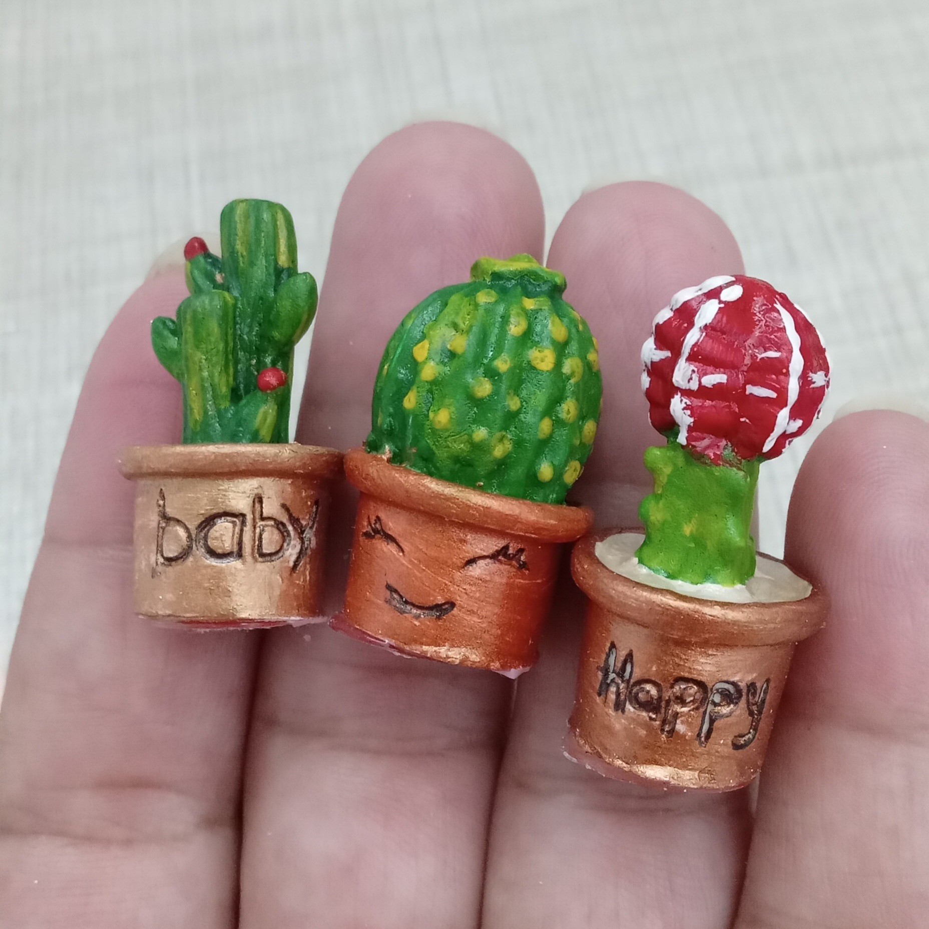 بیس خام کاکتوس های سه تاسی مناسب دکوری و شمع و جا کلیدی جنس از پودر سنگ هنری 