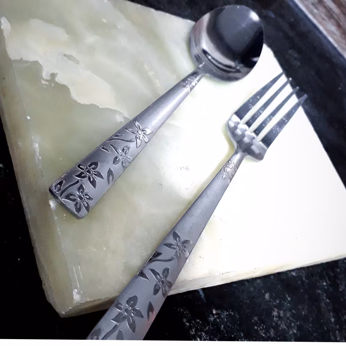 قاشق چنگال طرح گل ریز