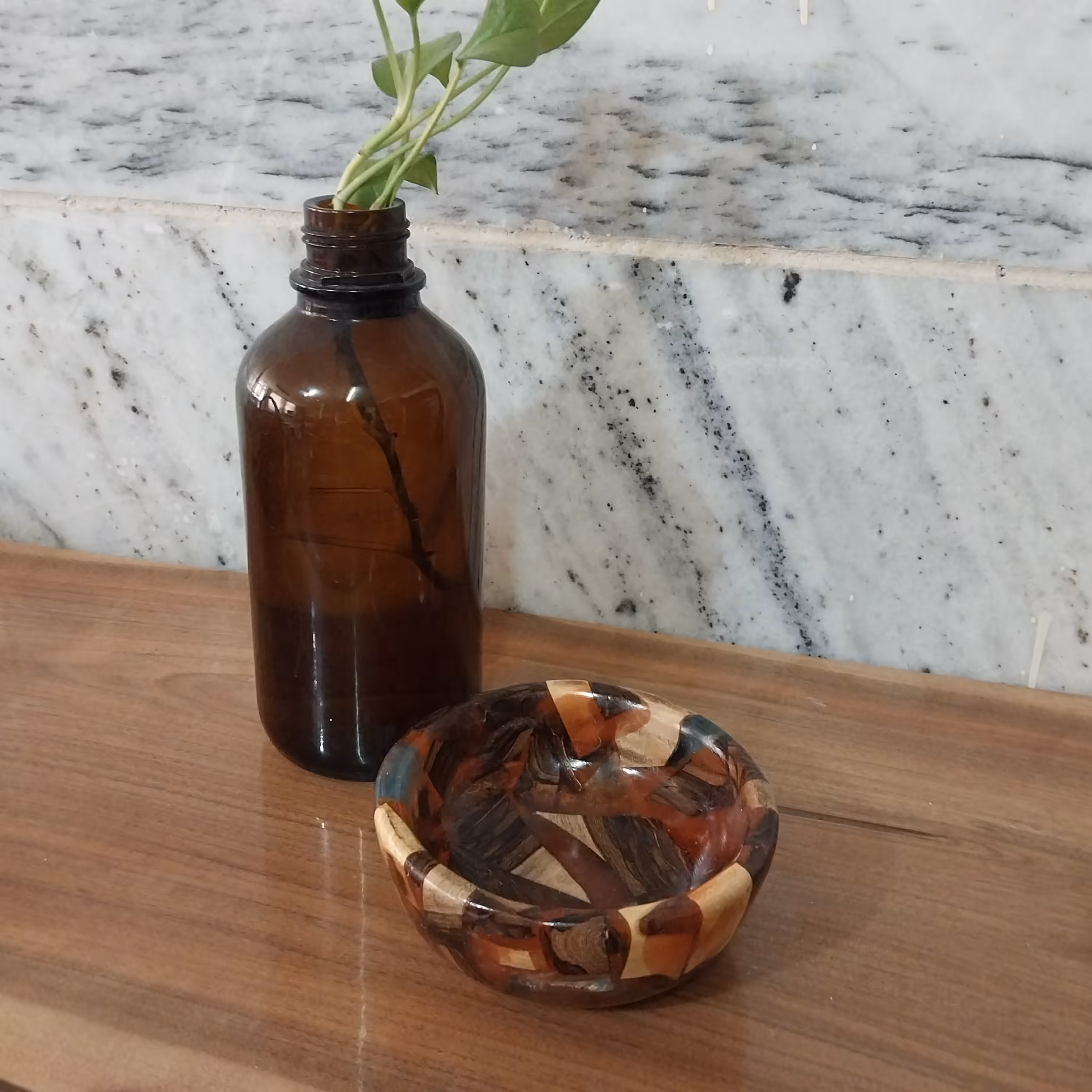 کاسه چوبی و رزینی