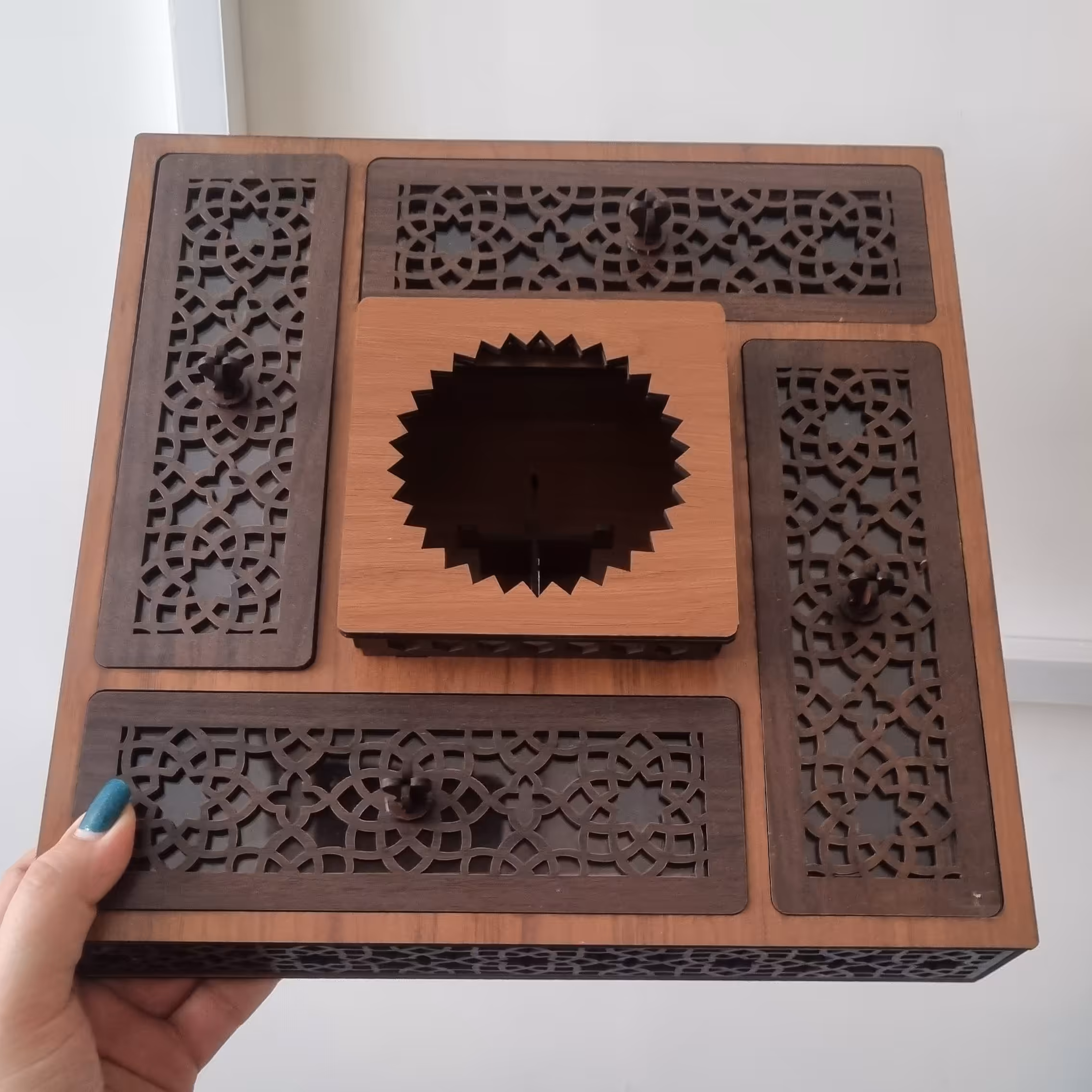 جعبه دمنوش وارمردار مربع بزرگ، جعبه دمنوش چوبی، جعبه پذیرایی تیبگ، جعبه تی بگ، تی بگ چوبی، تیبگ چوبی