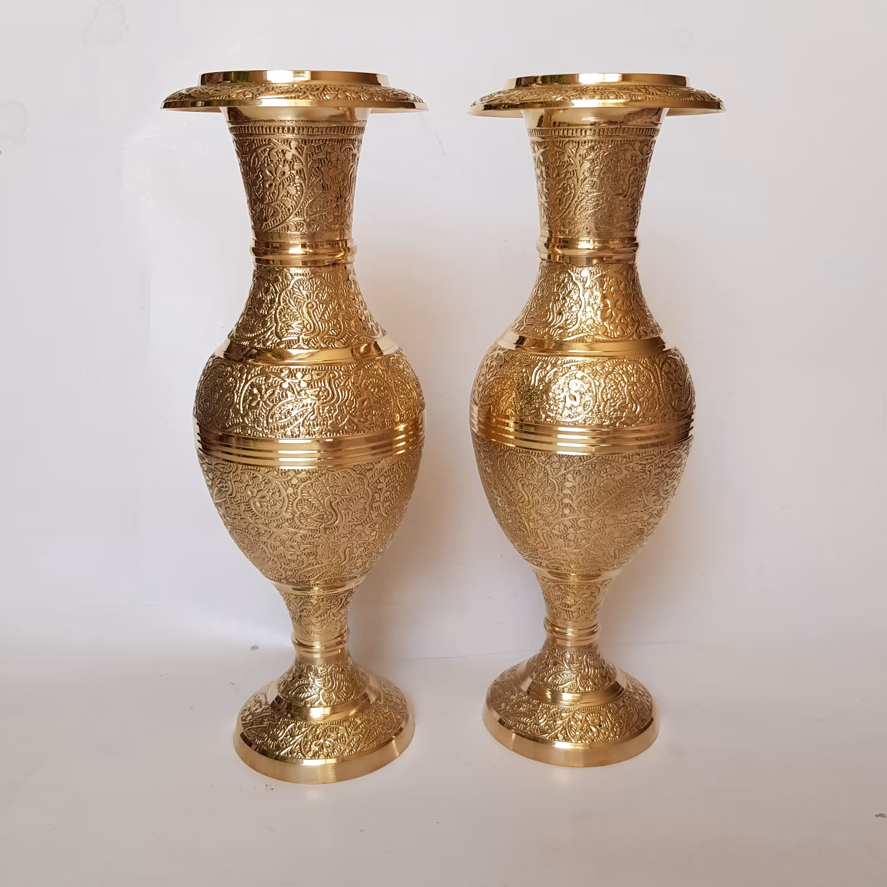 پک دو عددی  گلدان برنجی طرح خاص مناسب دکوری کنار تلویزیون و اپن میز ارسال 