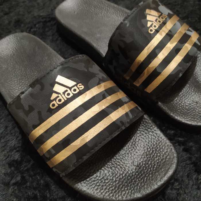 دمپایی اسپورت رایش آدیداس سه خط طلایی مشکی چریکی 