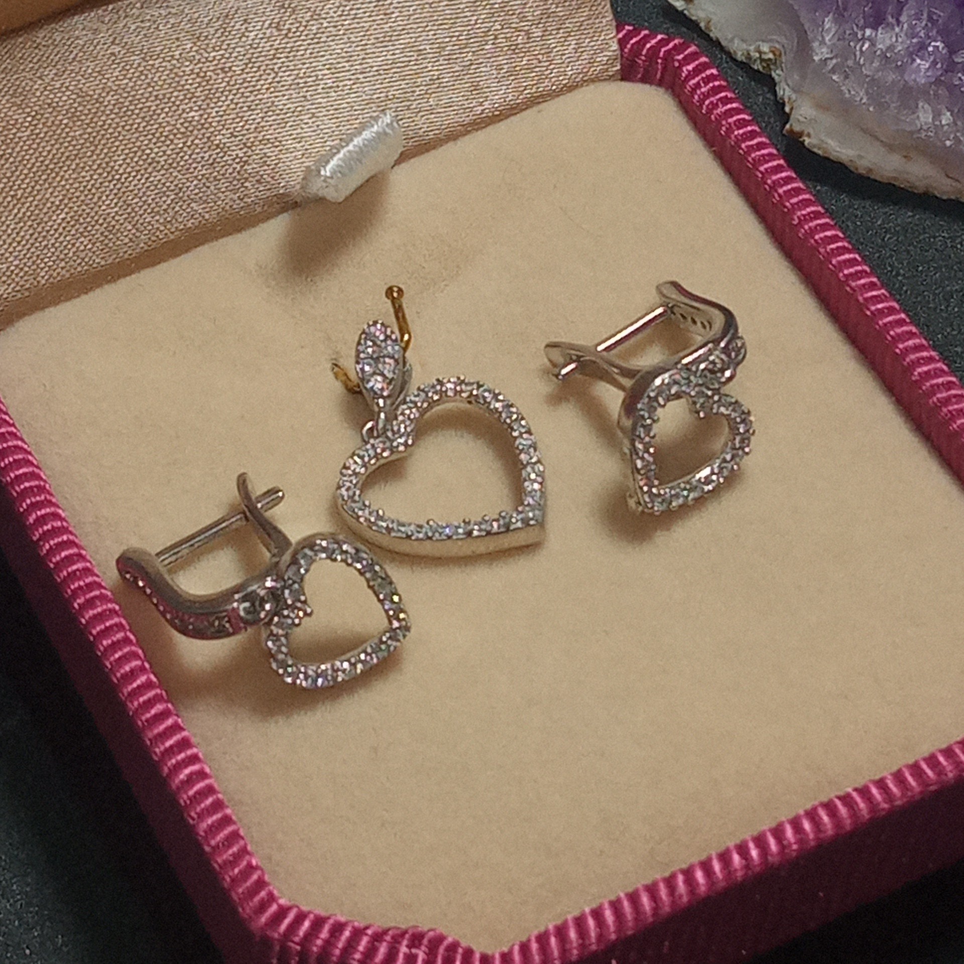 نیم ست  نقره ترک عیار 925 شامل گردنبند و گوشواره طرح قلب بسیار زیبا