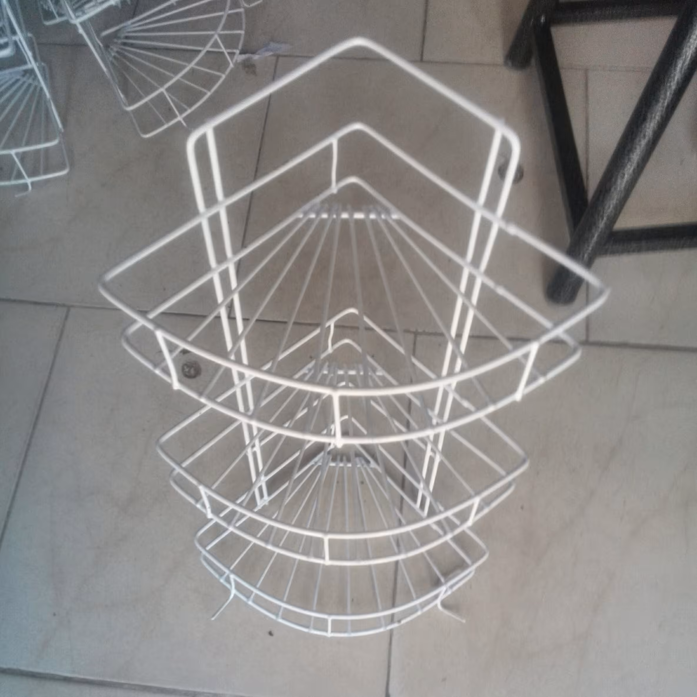 گوشه ی حمام3طبقه ضدزنگ