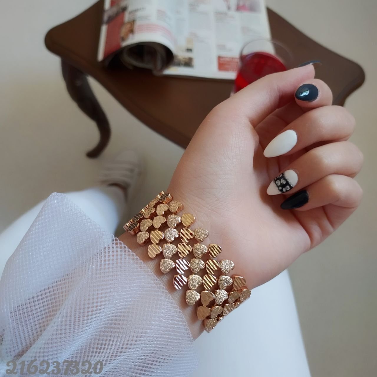 دستبند نگین دار طرح طلا .برند ژوپینگ.رنگ ثابت.ضدحساسیت.آبکاری ابطلا.241.