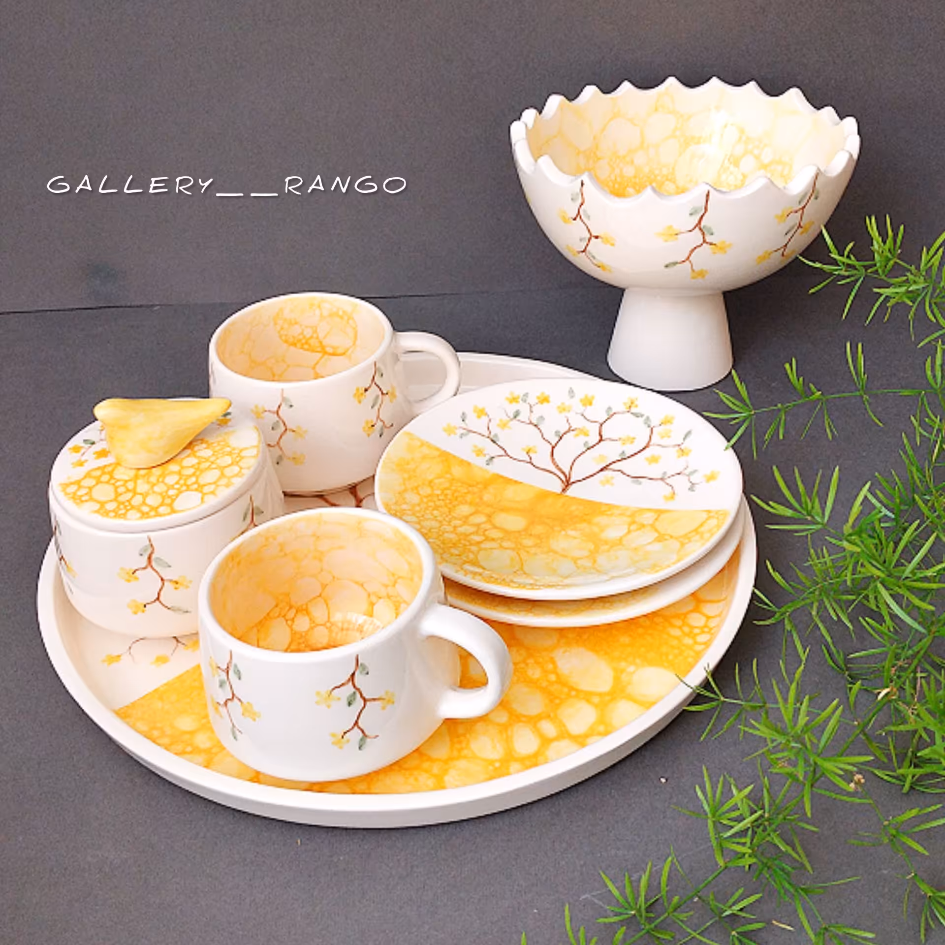 سرویس چایخوری سرامیکی به همراه کاسه پایه دار