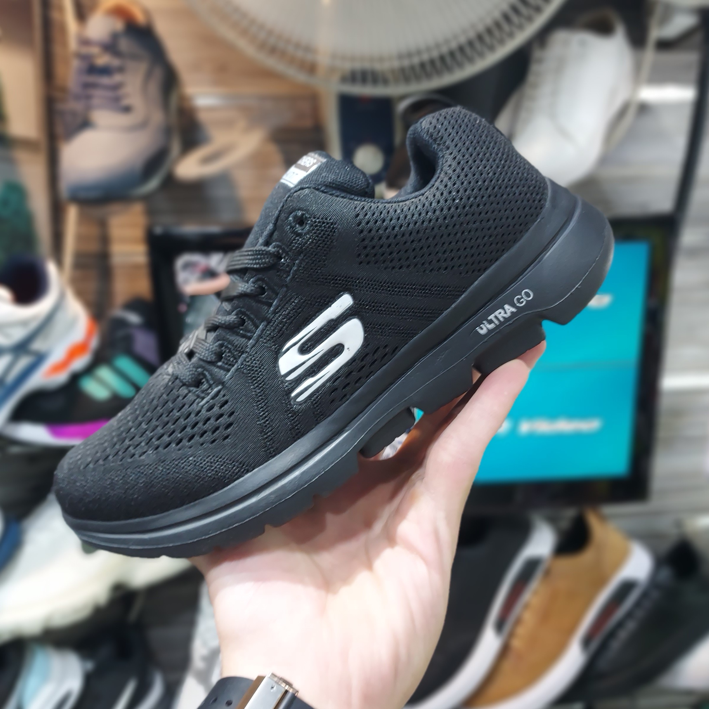 کتونی اسکیچرز