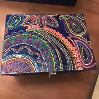 جعبه چوبی نقطه کوبی