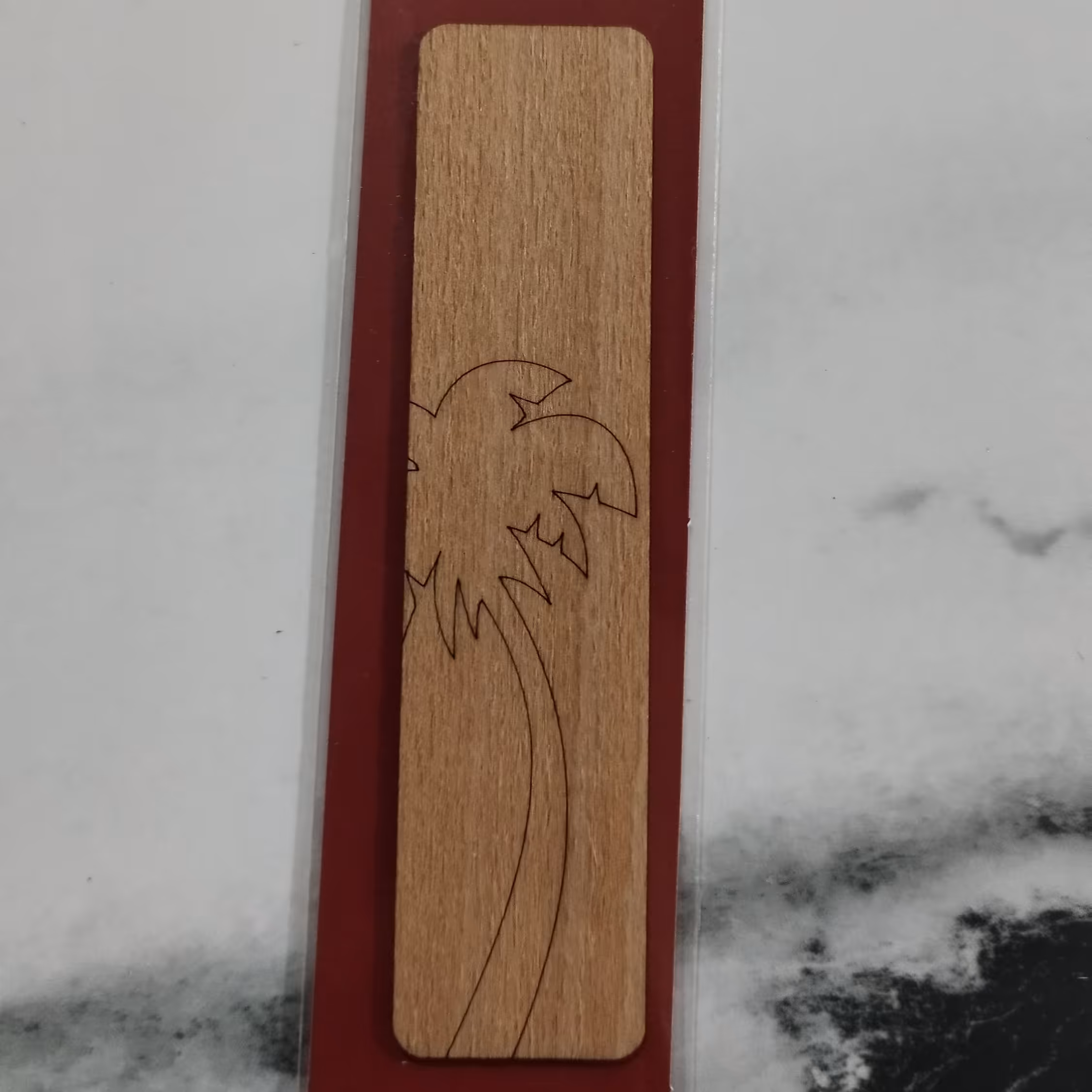 نشانک چوبی ساده طرح درخت نخل.                   هزینه پستی به صورت پس کرایه درب منزل دریافت می شود