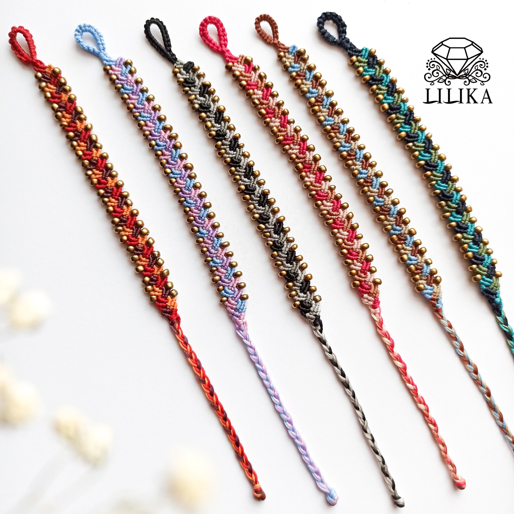 دستبند مکرومه