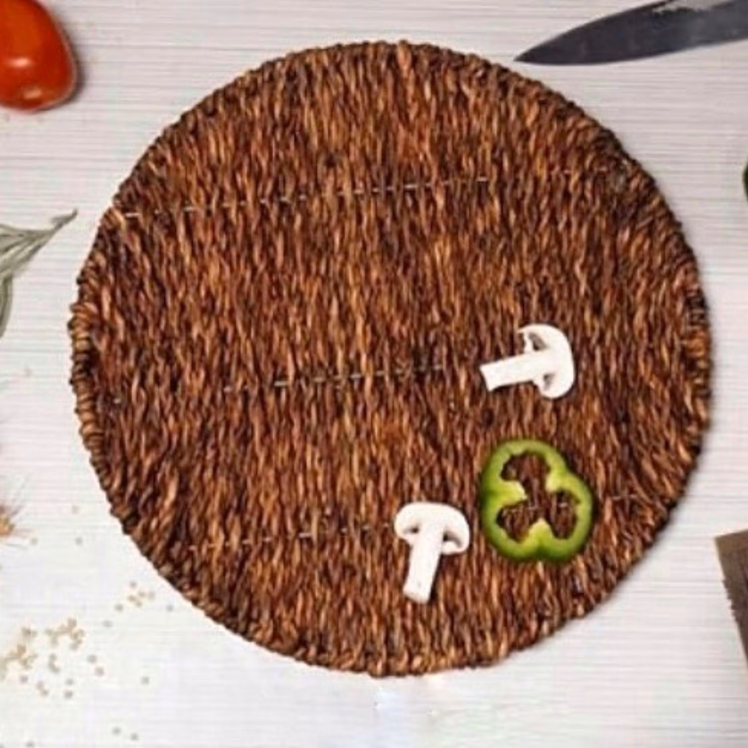 زیر پیتزایی و زیر بشقابی حصیری با فریم فلزی