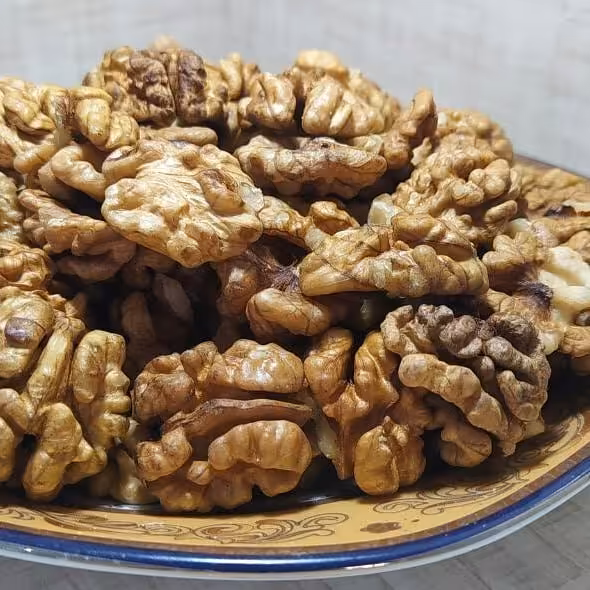 مغز گردوی سفید وروز شکن ایرانی،. یک کیلوتازه وخوشمزه