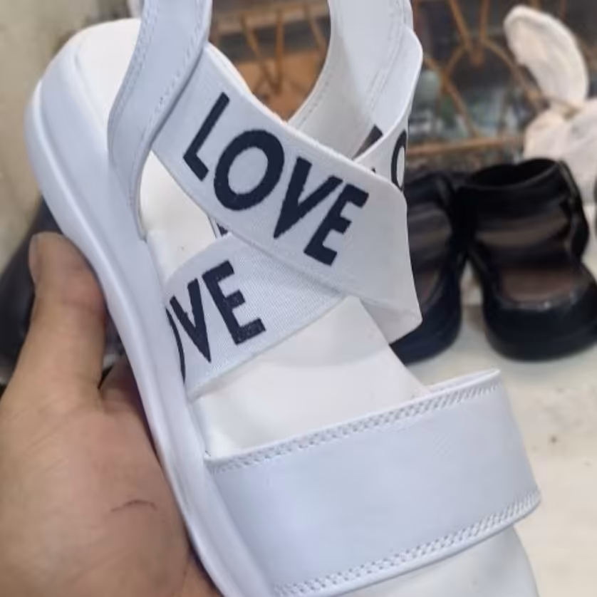 صندل طبی دخترانه زیره پیو . نرم و سبک . کیفیت عاالییی