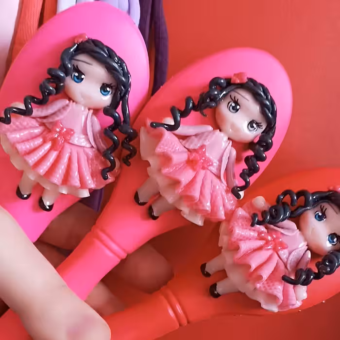 برس دخترانه کار شده با خمیر پلیمری ضد آب سایز کوچک مناسب کودکان 