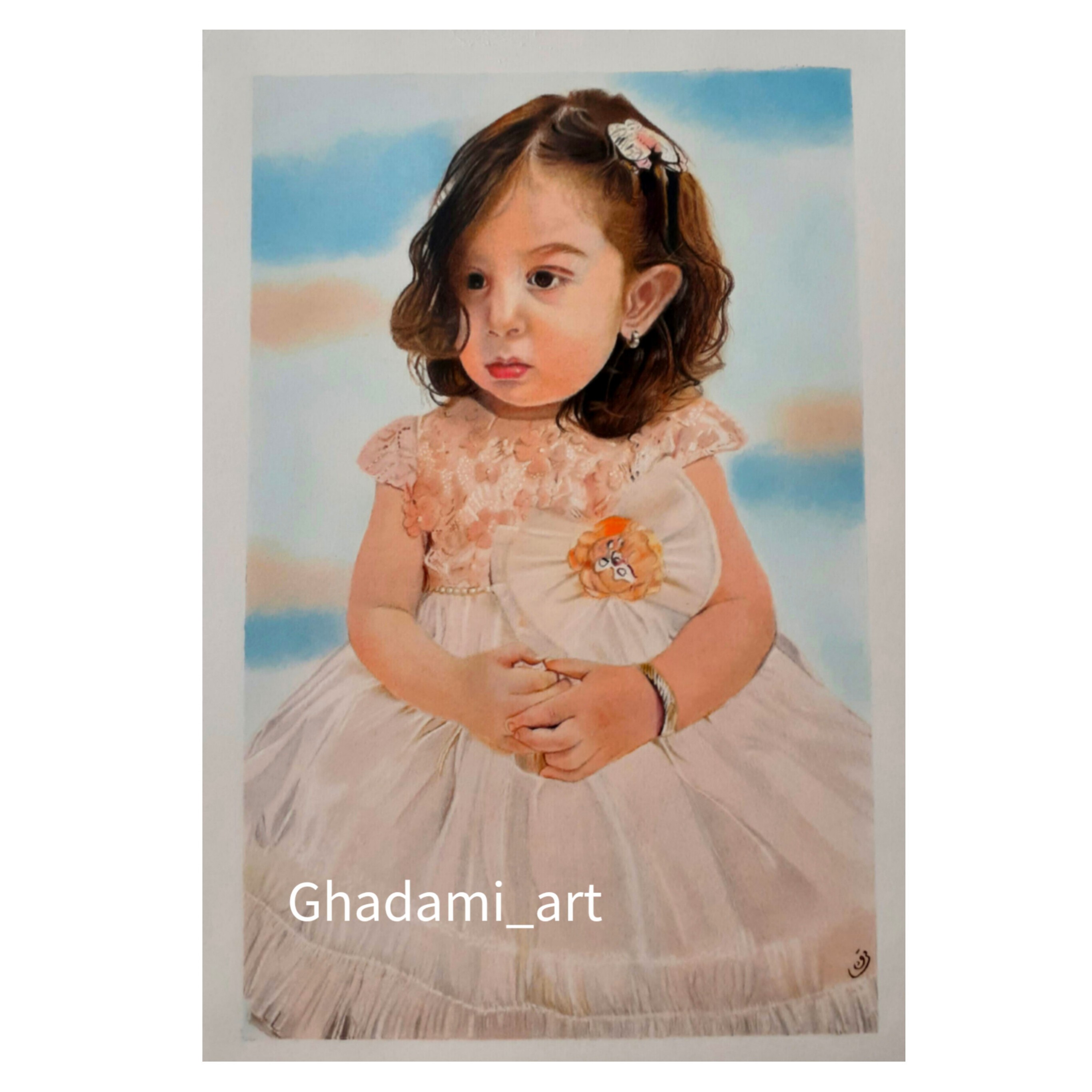 طراحی چهره کودک دختر هایپررئال مدادرنگی سایز  A4 با لباس تور و جزییات
