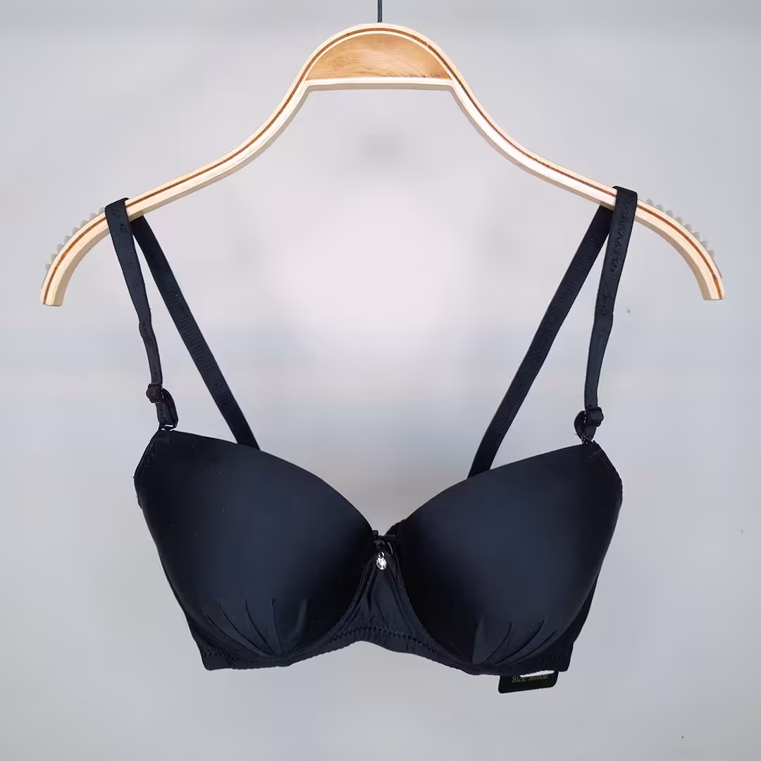 سوتین اسفنجی مشکی نگین دارسایز 85 