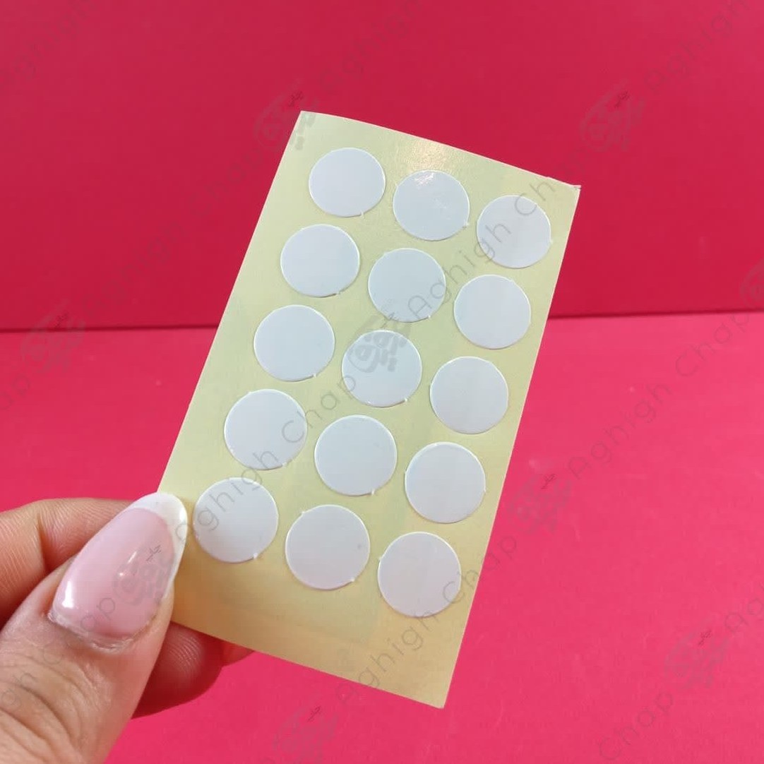 برچسب یا پولکی روی پیچ بسته 50عددی سایز   1.2 سانت جنس سلفون