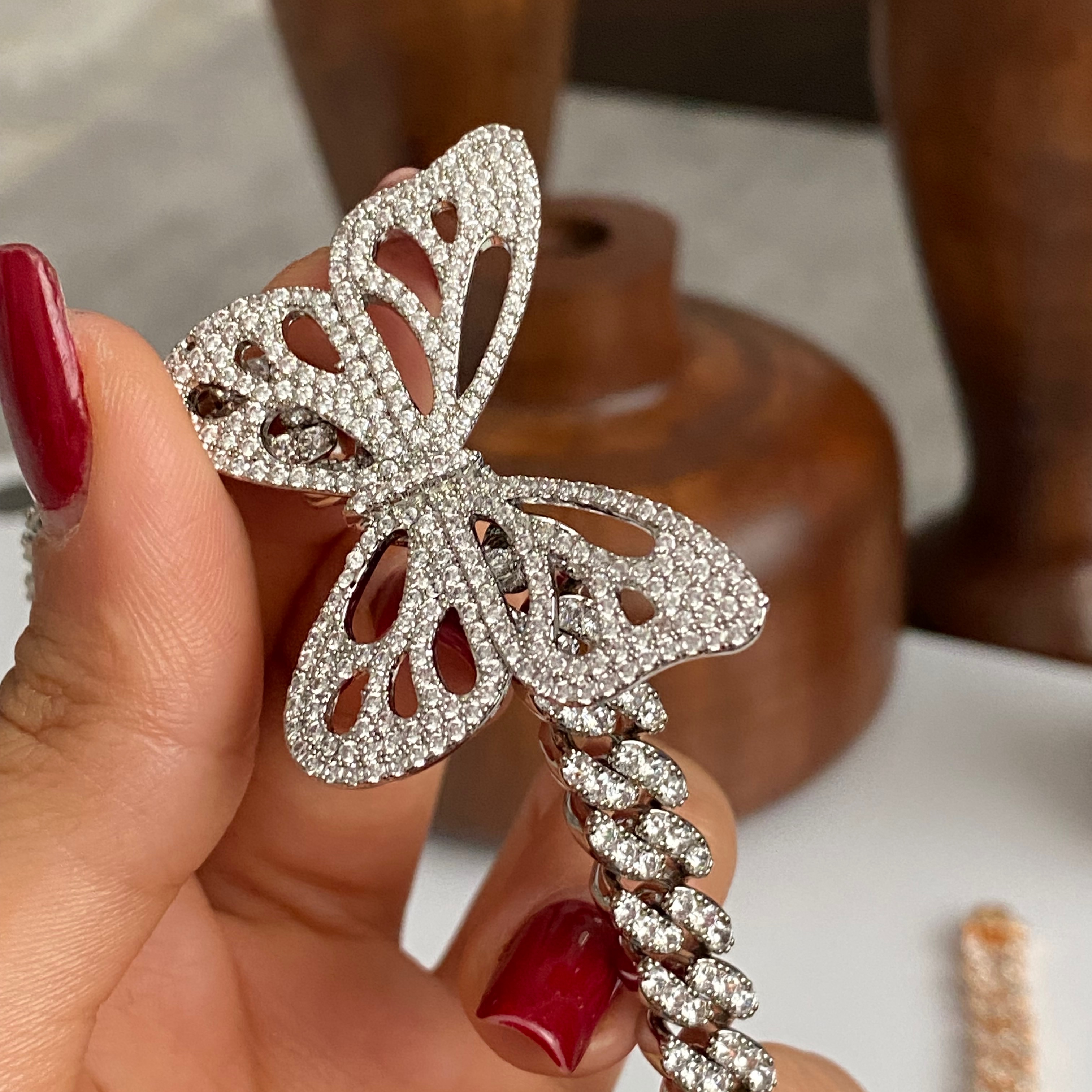 دستبند پروانه ای