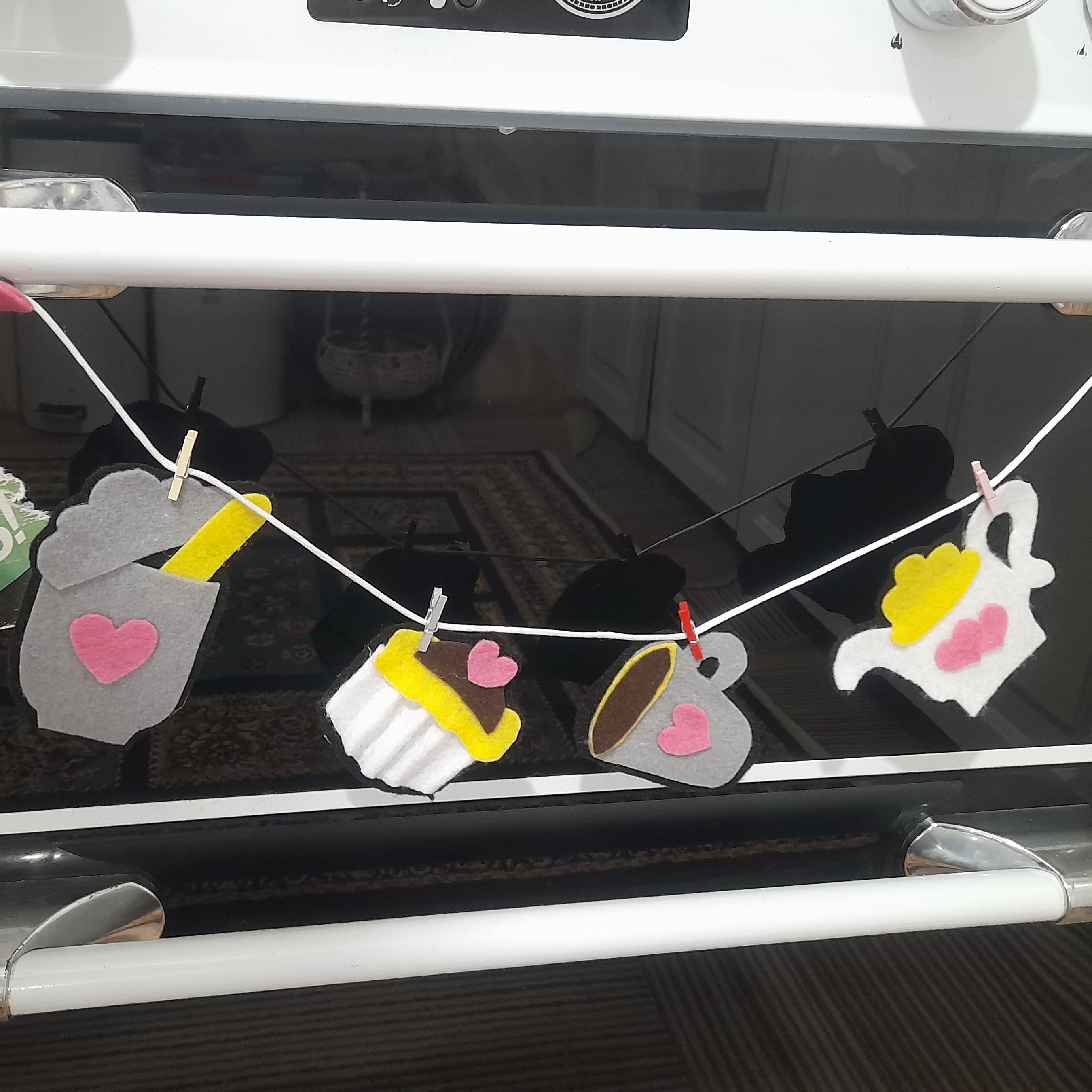 آویز اجاق گاز نمدی   طرح صبحانه خوری 