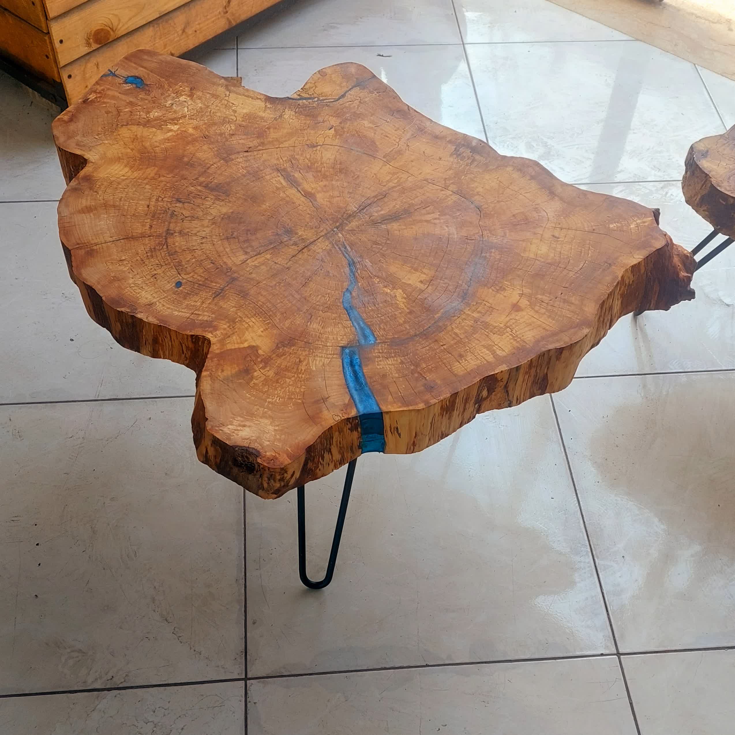 میز جلومبلی روستیک چوب افرا (پس کرایه)