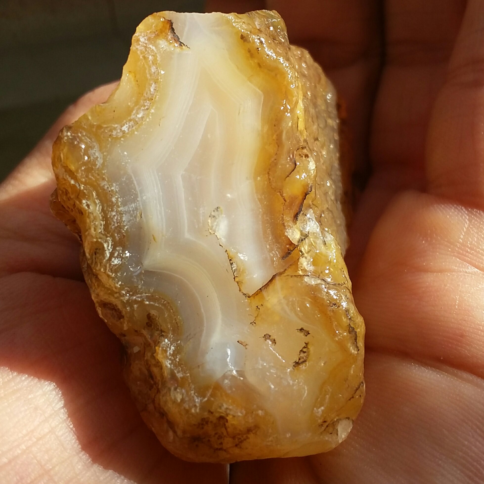 سنگ راف عقیق سلیمانی رنگی 3 بعدی محشر 100 در 100 طبیعی شااااهکار خلقت
با قابلیت ساخت چند نگین فوق العاده تصویر از 3 جهت