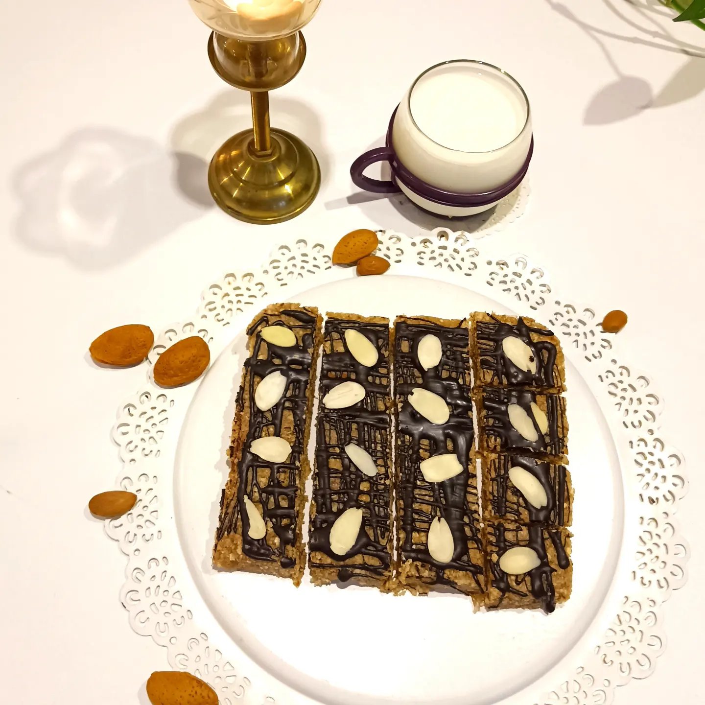 پروتئین بار رژیمی بادام درختی 