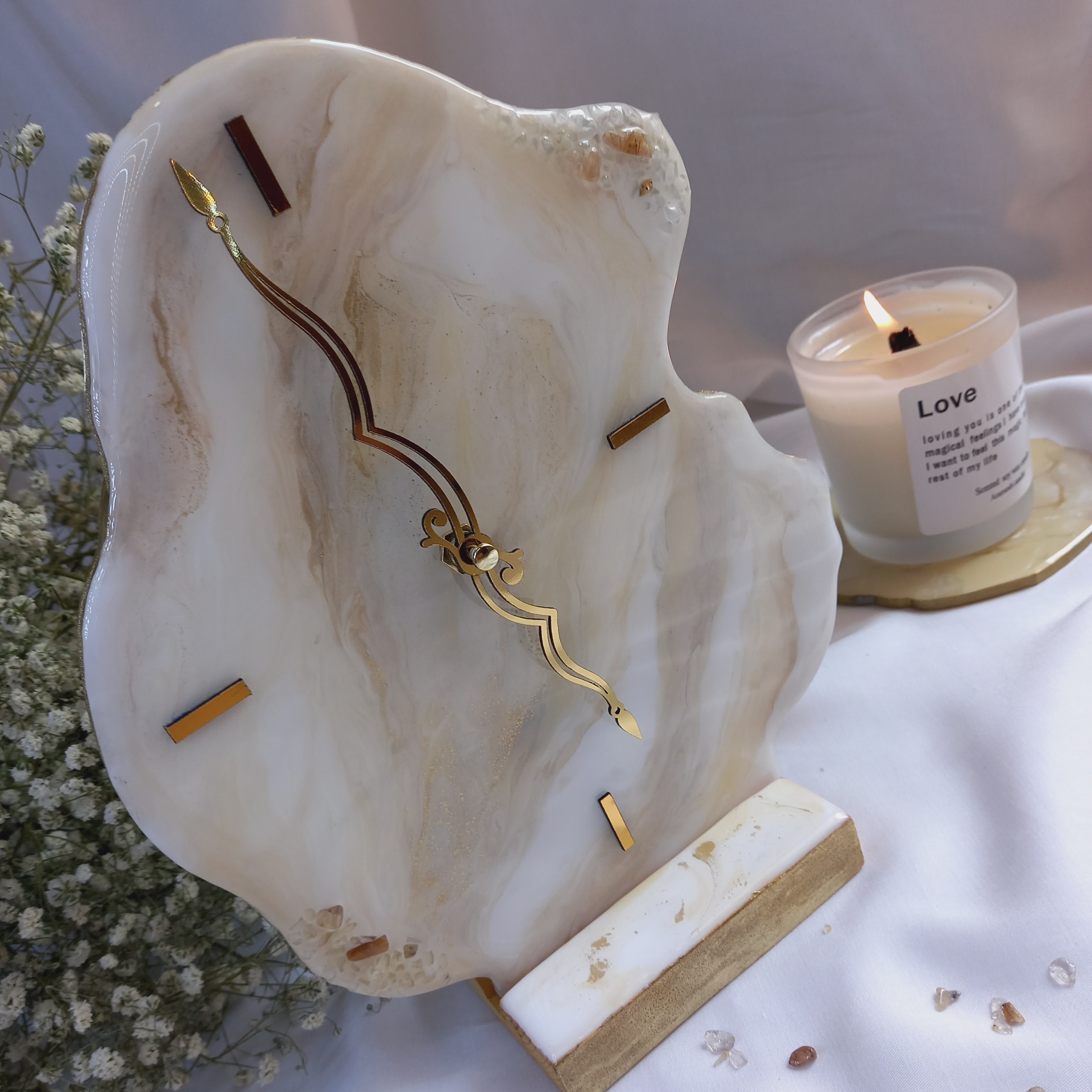 ساعت رومیزی از جنس چوب و رزین