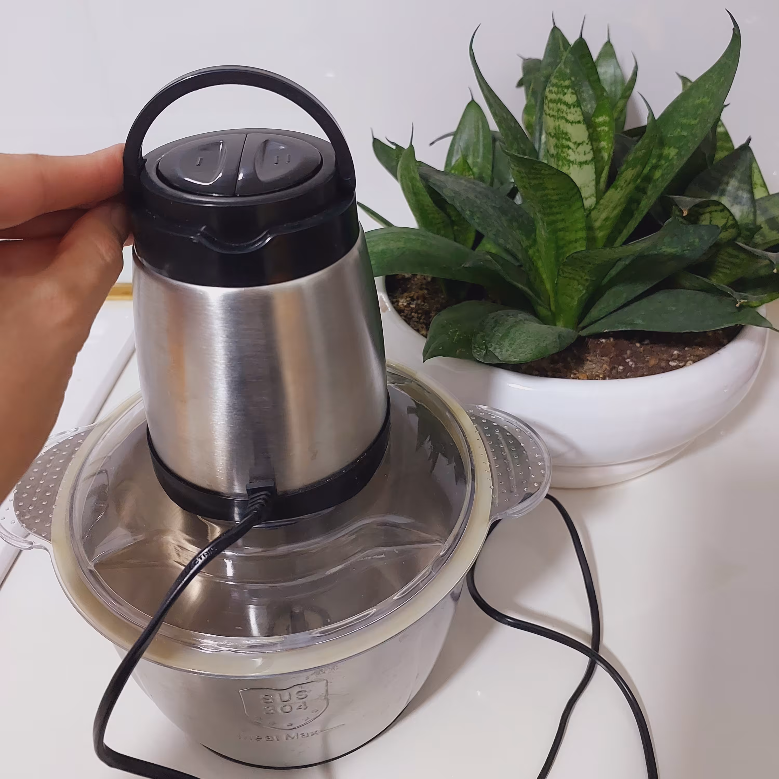 خردکن(غذاساز)2لیتری کوکینگ تیغه تیز و کاسه استیل جنس عالی 3لیتری هم داره لطفا قبل از سفارش موجودی بگیرید 