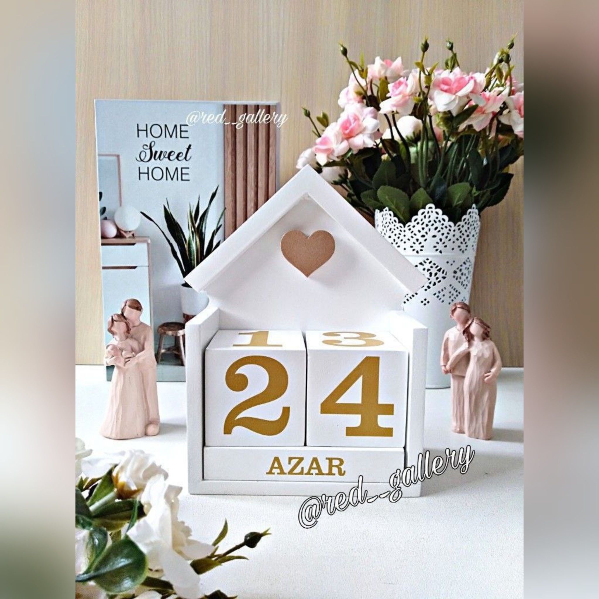 تقویم رومیزی کلبه چوبی سفید طلایی ، دکوری زیبا