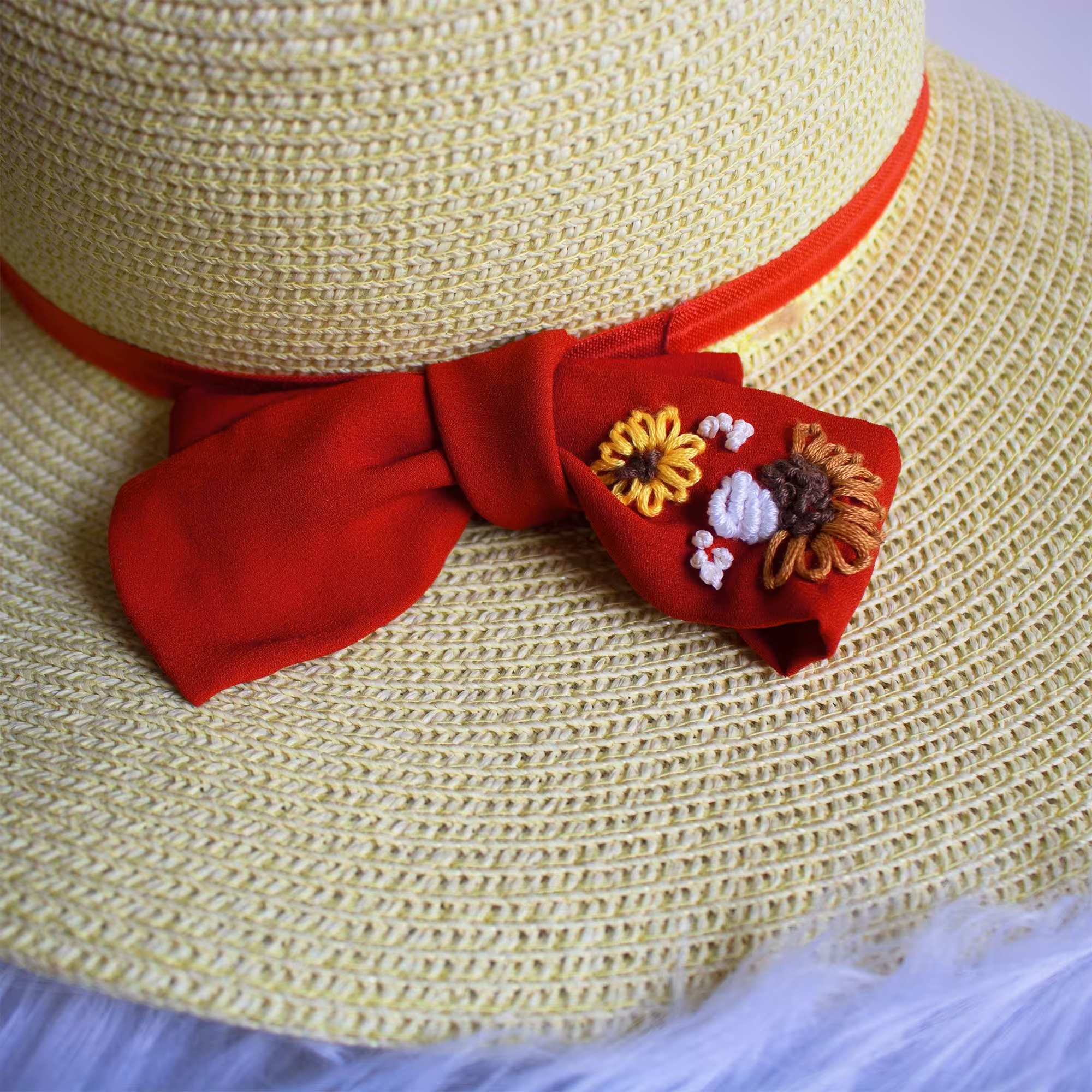 هدبند پاپیون پارچه ای گلدوزی شده دست ساز طرح آدرینا