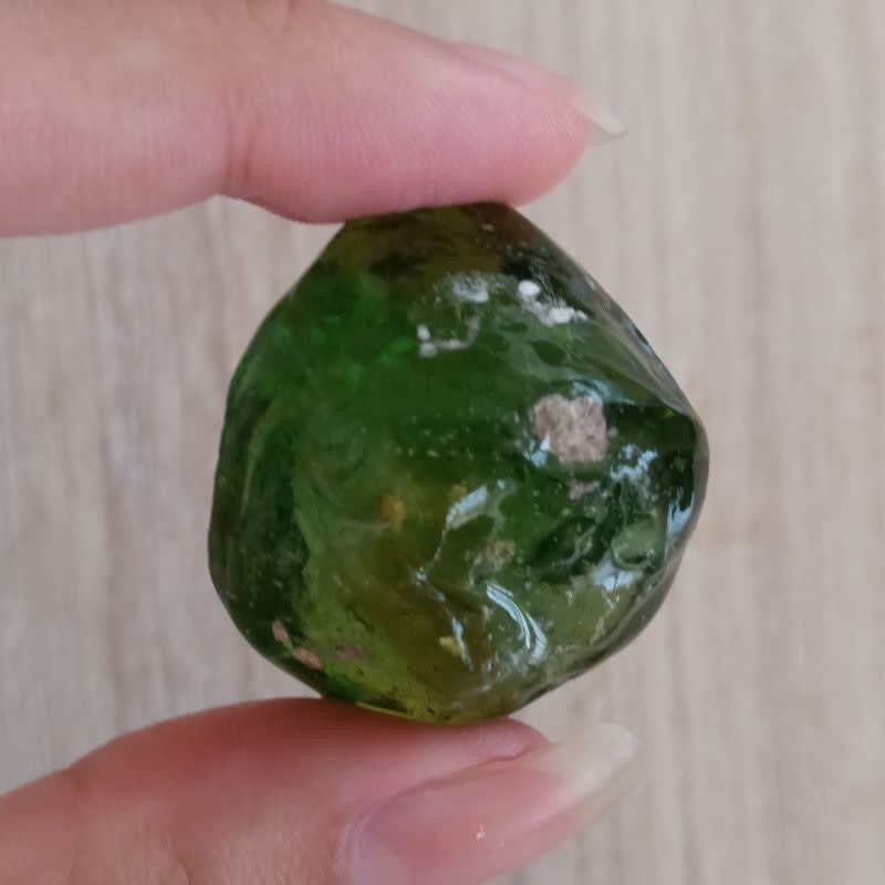 سنگ شیشه ابسیدین.