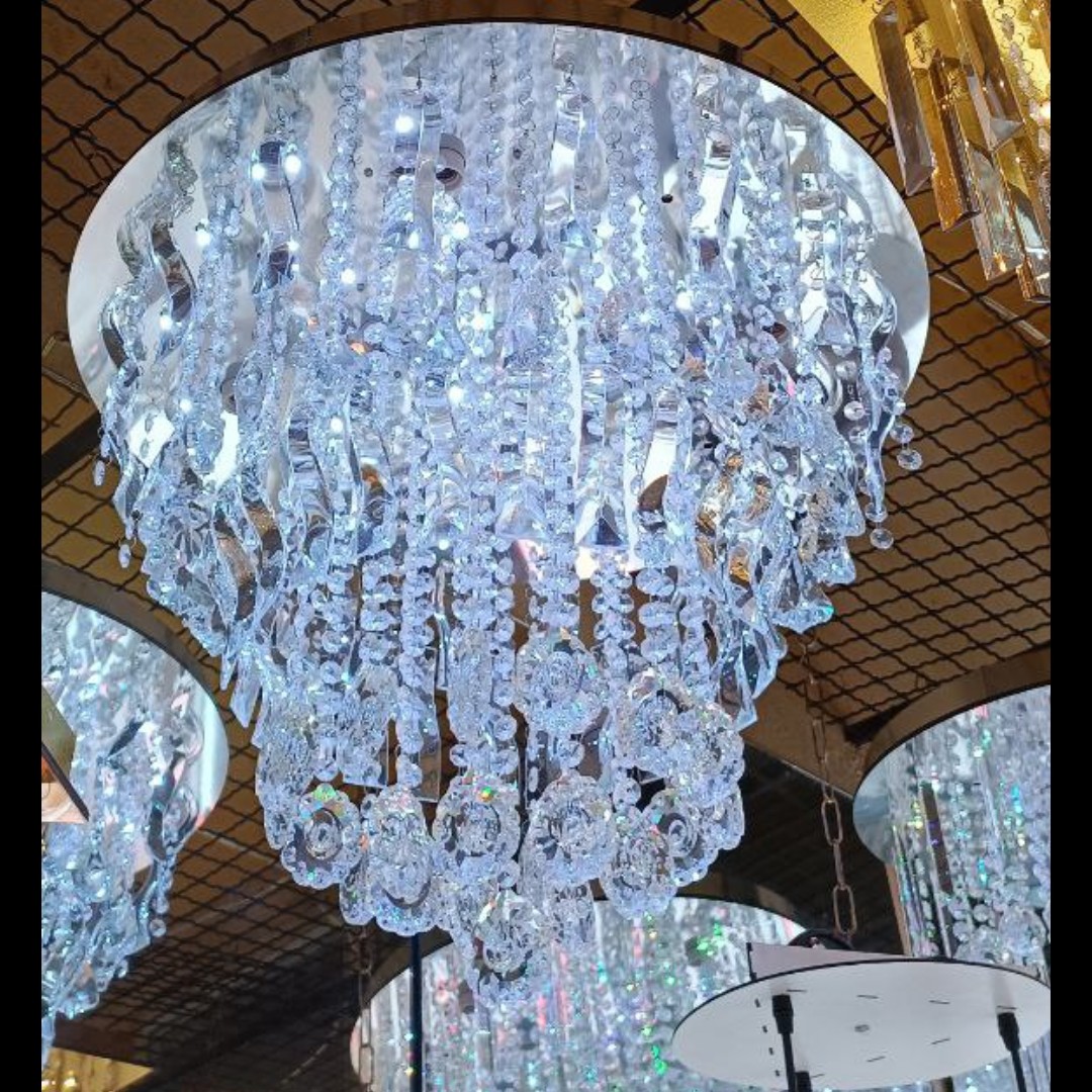 لوستر60سانتی متر پیزا خم وپیکوک سفید ارسال از طریق باربری اتوبوس وپست پس کرایه